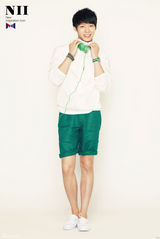 组图：JYJ闵孝琳携手拍夏季服装广告展青春魅力