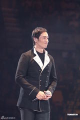 组图：汪明荃助阵关菊英演唱会 黄日华陈豪献唱