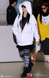 组图：少女时代Kara与IU等结束泰国公演飞抵韩国