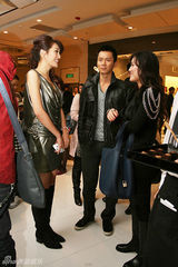 组图：孟广美优雅现身 与海泉李晨叙旧