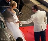 组图：《摩纳哥的格蕾丝》片场 基德曼白纱优雅