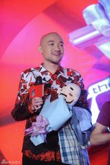 组图：好声音发首张合辑 李代沫被女歌迷示爱