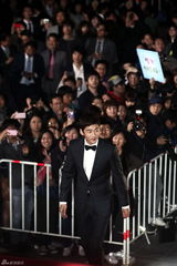 高清组图：元斌等闪耀大钟奖红毯 金慧秀等爆乳抢镜