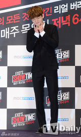 组图：EXO打造真人秀节目 帅气亮相卖萌耍宝