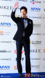 组图：众韩星亮相第17届釜山电影节蓝地毯