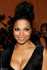 高清组图：纽约大都会盛典 珍妮-杰克逊爆乳亮相