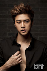 高清图：韩星金智勋拍写真 微露胸肌展致命诱惑