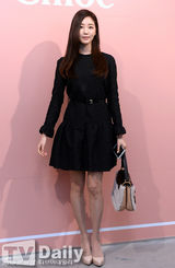 组图：苏怡贤车艺莲金莎朗等为时尚品牌站台