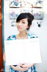 组图：刘惜君杂志写真曝光 清新装扮展夏日气息