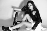 组图：辛芷蕾黑白写真透析另类性感