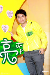 组图：秦海璐耿乐赴港宣传 张达明讲述拍戏趣事