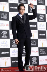 组图：少时等热爆首尔歌谣大奖 EXO大赢洒泪