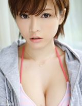 组图：日剧女星释由美子泳装写真 长腿美胸身姿窈窕