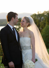 高清图：克林顿开心嫁女希拉里致辞 新人甜蜜相拥