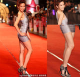 组图：金钟奖红毯女星爆乳裸背抢镜秀性感