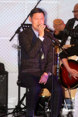 幻灯：张学友推全新大碟 因版税问题或将被无线封杀