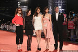 组图：王伟忠携旗下艺人亮相金钟奖红毯