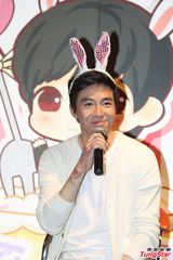 组图：俞灏明变萌兔挑逗粉丝 有望回归主持