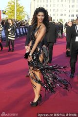 组图：《黑衣人3》首映 米凯拉-舍费尔真空上阵