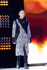 组图：众星冬夜闪耀时尚大典 倪妮甜美梁静霸气