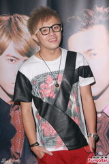 组图：MP魔幻力量香港开唱 赞港女会打扮有魅力