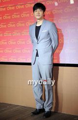 组图：Alex朴秀珍等出席厨艺节目发布会