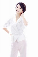 高清图：李玲玉最新写真出炉 纯净优雅似玫瑰绽放