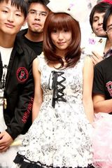 组图：郭书瑶最爱变装party 带歌迷大跳自创舞