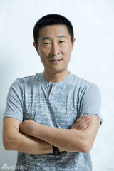 组图：林永健新好男人写真曝光 携手妻子甜蜜现身