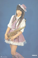 组图：许雅涵变身四川美食宝贝 为小吃比赛代言