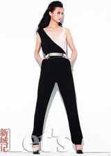 组图：张歆艺登时尚杂志封面 硬朗诠释职场OL范