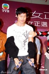 高清图：TVB《飞女正传》将播 蔡少芬肥婆造型亮相