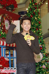 组图：马国明直言无拍拖热情 出席活动献唱