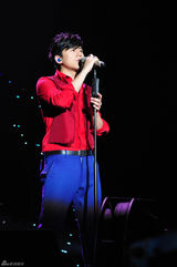 组图：张杰上海个唱落幕 北京将办免费个唱