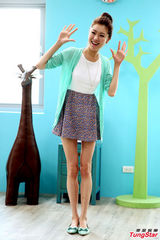 组图：炎亚纶为郭雪芙做心肺复苏 遭粉丝威胁