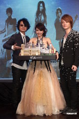 组图：F.I.R将发全新大碟 阿沁飞儿分手后不尴尬