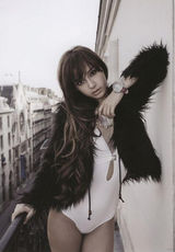 幻灯图集：香港书展销量冠军 Angelababy火辣写真