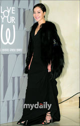 组图：权相佑(权相宇)夫妇少女时代Jessica等出席公益活动