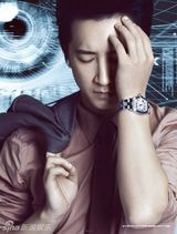 组图：韩庚登香港杂志封面 演绎超时代感未来战士