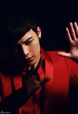 高清图：冯铭潮写真奔放不羁 雅痞范儿造型潮味十足