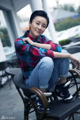 组图：吴晓敏秋冬皮衣穿搭秀时尚帅气女人范