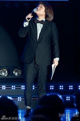 组图：少女时代等参加音乐会 俏丽演出性感抢眼