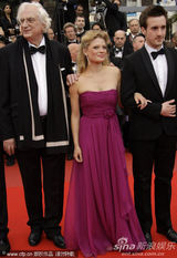 幻灯图集：《蒙彼利埃公主》首映 名模爱娃性感亮相