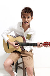 组图：大左全新写真出炉 年内推出首张演唱专辑