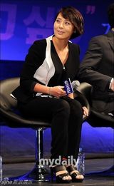 组图：孙贤周文正熙出席新片《捉迷藏》发布会