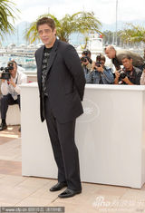 幻灯：蒂姆-伯顿携评委团亮相 金赛贝尔乔凡娜比美