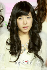 幻灯图集：少女时代举行新闻发布会 发表出道感想