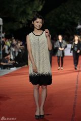 组图：电影金马奖红毯群星云集 女星性感华服斗艳