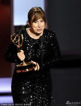 组图：艾美奖谢耳朵三获喜剧视帝 毒师获最佳