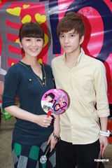 组图：张致恒裕美等在港出席校园禁毒活动 